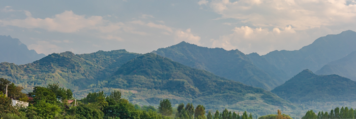 中国陕西省西安市秦岭北麓山脉秋天的自然风景