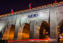 中国陕西西安市中心明城墙尚武门城门夜景