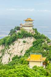 夏天的中国陕西省西安市秦岭北麓山脉终南山南五台风景