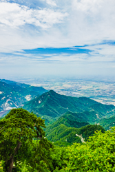 夏天中国陕西西安秦岭北麓山脉风景