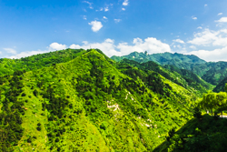 夏天的中国陕西西安秦岭北麓山脉风景