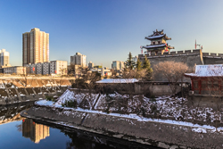 冬天的中国陕西西安明城墙东北角雪景