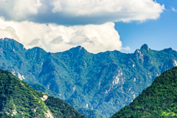 夏季中国陕西西安秦岭北麓山脉绿色风景