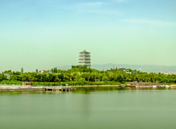 夏天的中国陕西西安浐灞生态区灞河景观风景