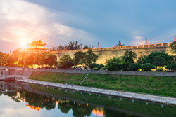 夏天中国陕西西安明城墙夕阳景观