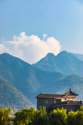 秋天中国陕西西安秦岭北麓山脉风景