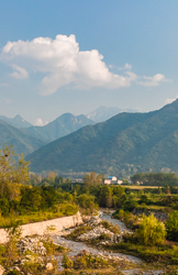 秋天中国陕西西安秦岭北麓山脉风景