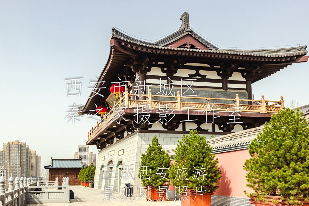 春天的中国陕西西安清凉寺山门景观