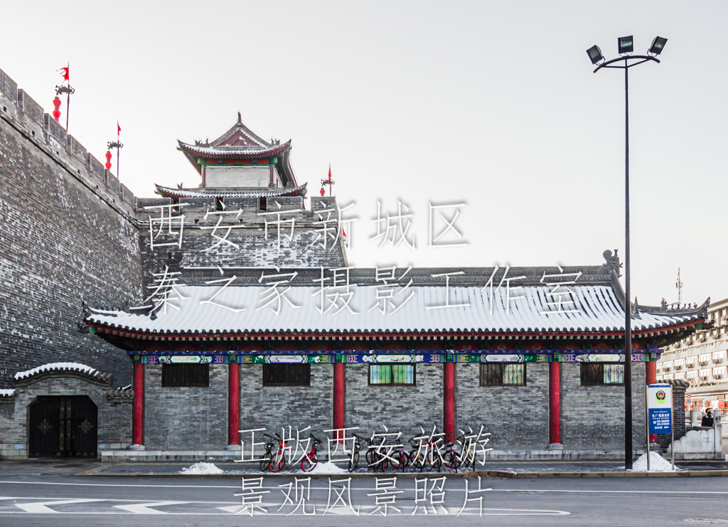 冬天中国陕西西安明城墙仿古建筑雪景